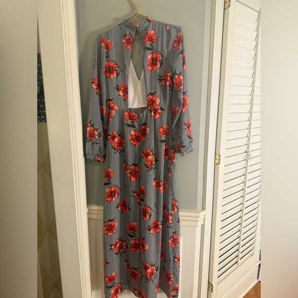 Haute Monde Floral Stripe Maxi Back Overlay Romper – Size M - Picture 9 of 10